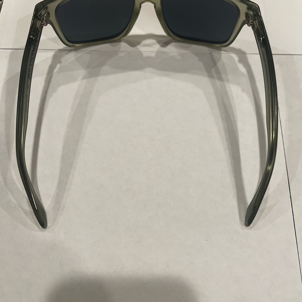 OO2048-05 Oakley Holbrook LX Green Sunglasses - Picture 2 of 5